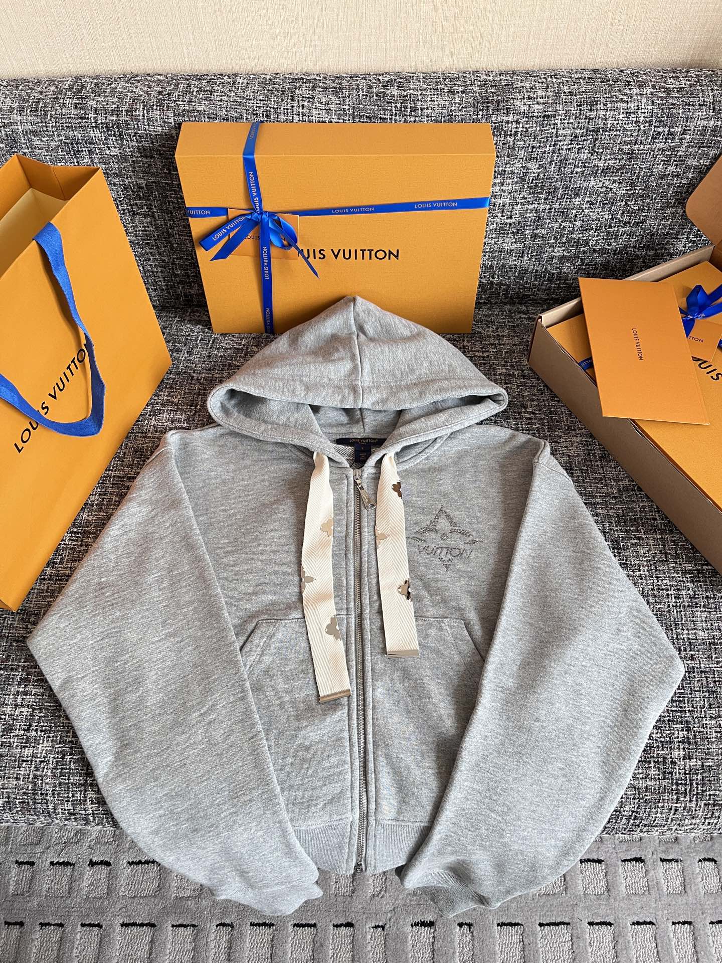 루이비통 후드집업