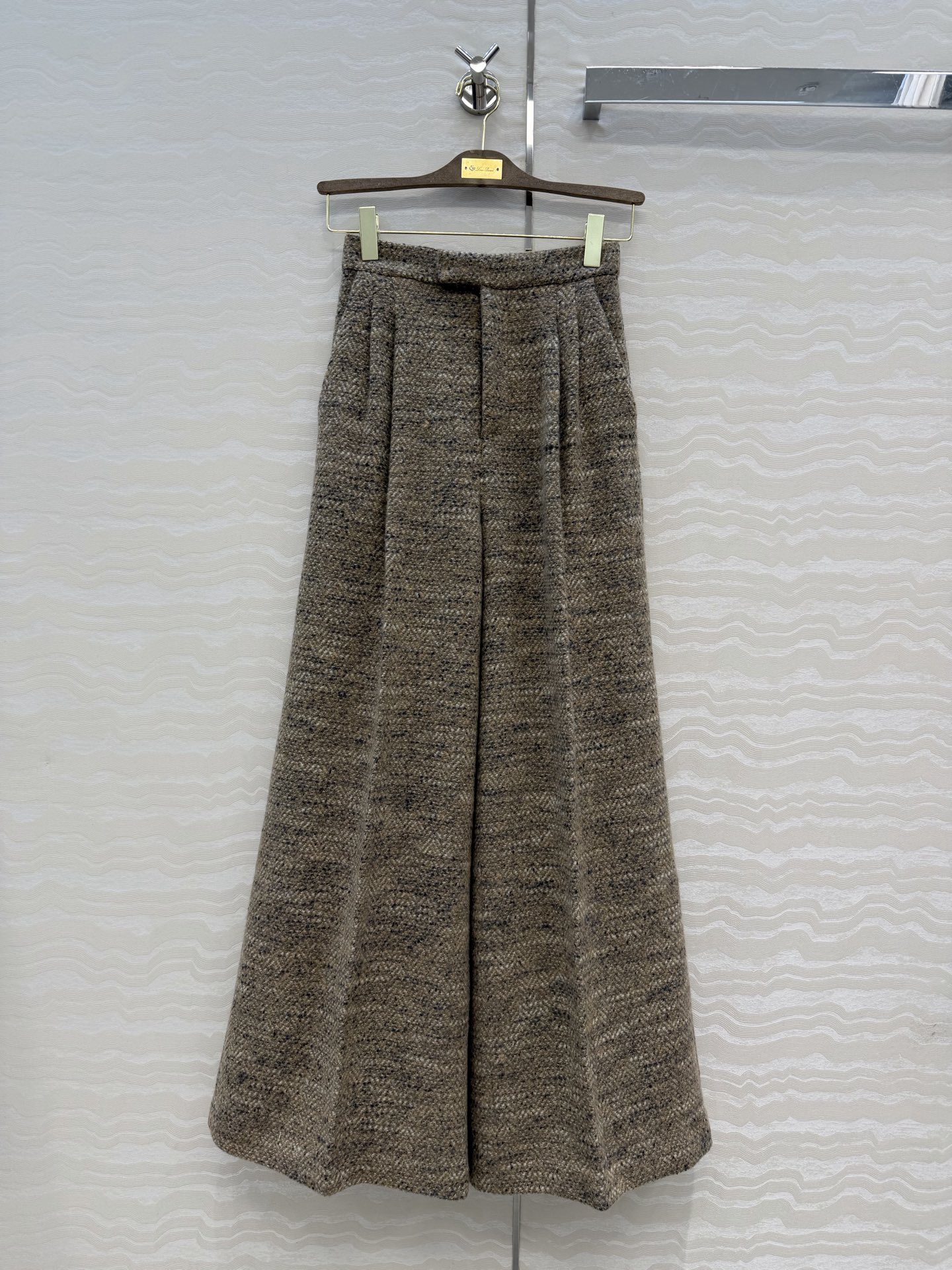 로로피아나 바지