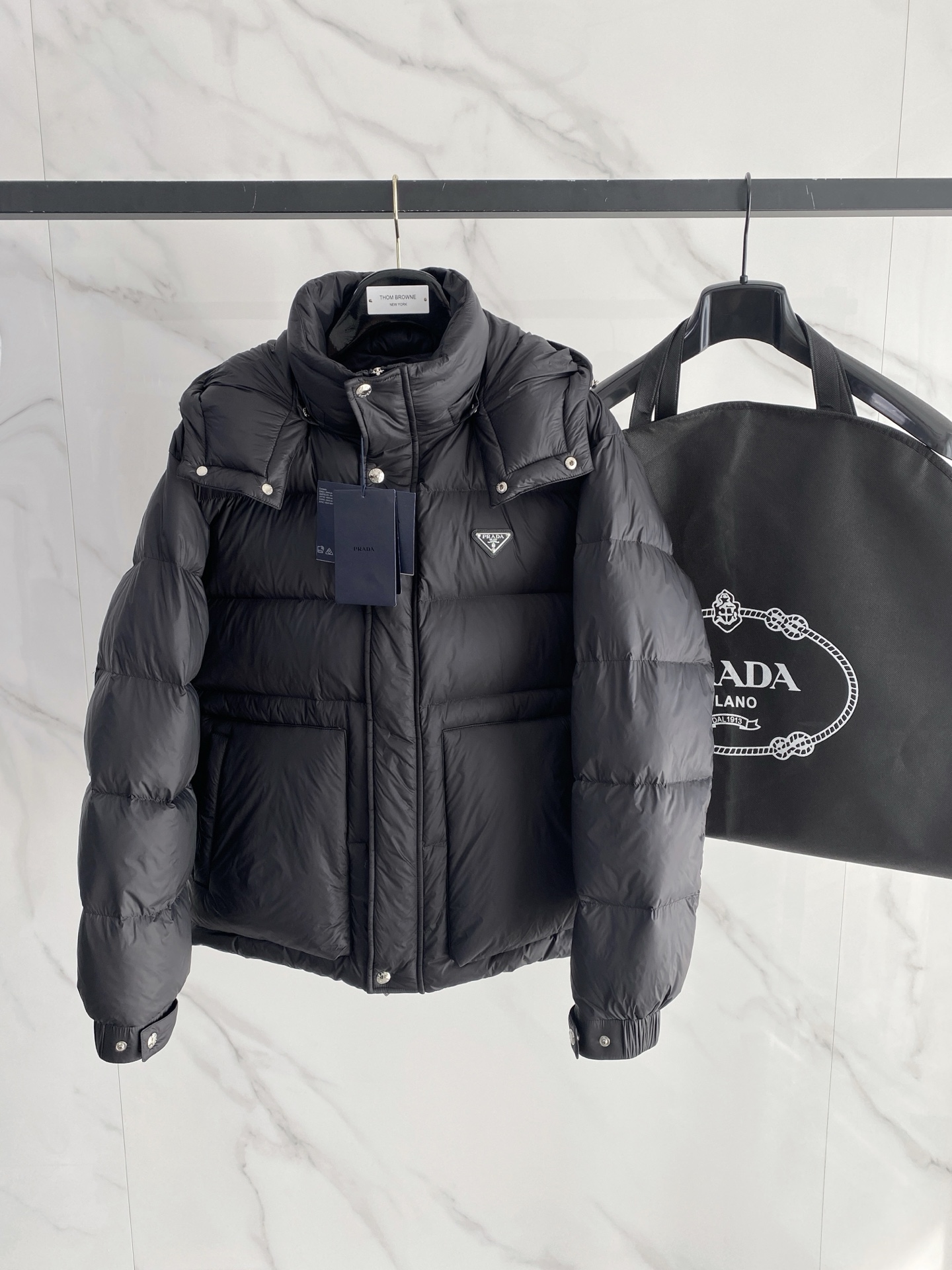 프라다 패딩