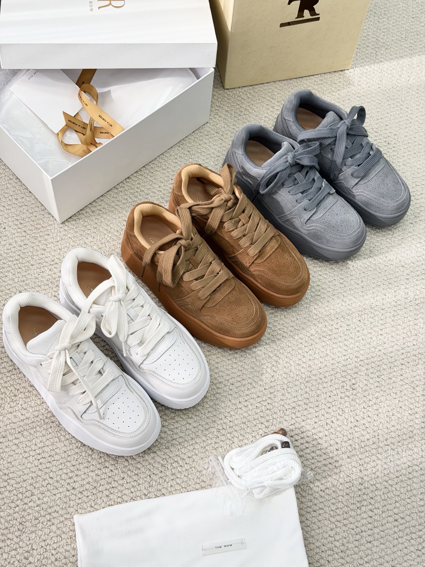 더로우 스니커즈