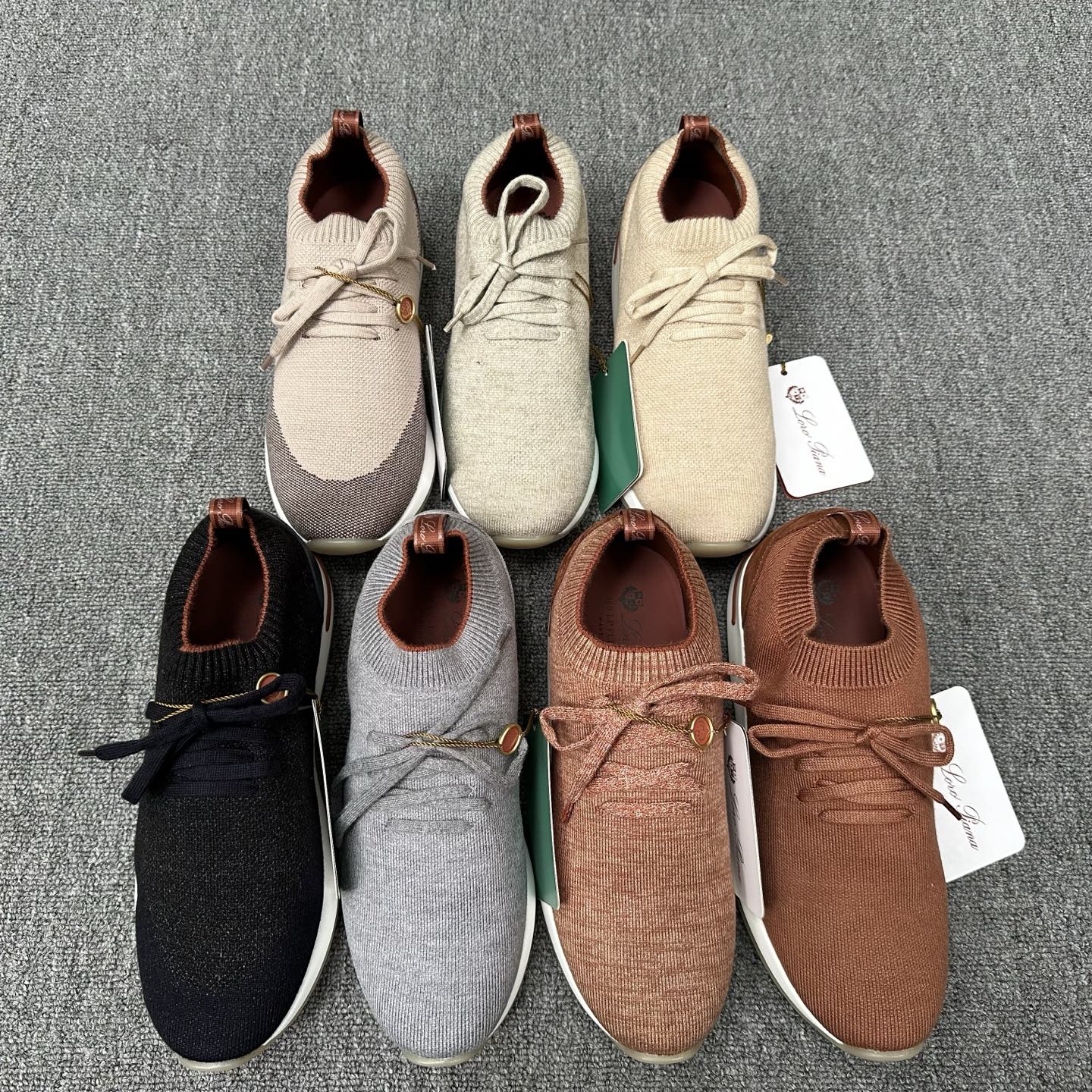 로로피아나 스니커즈