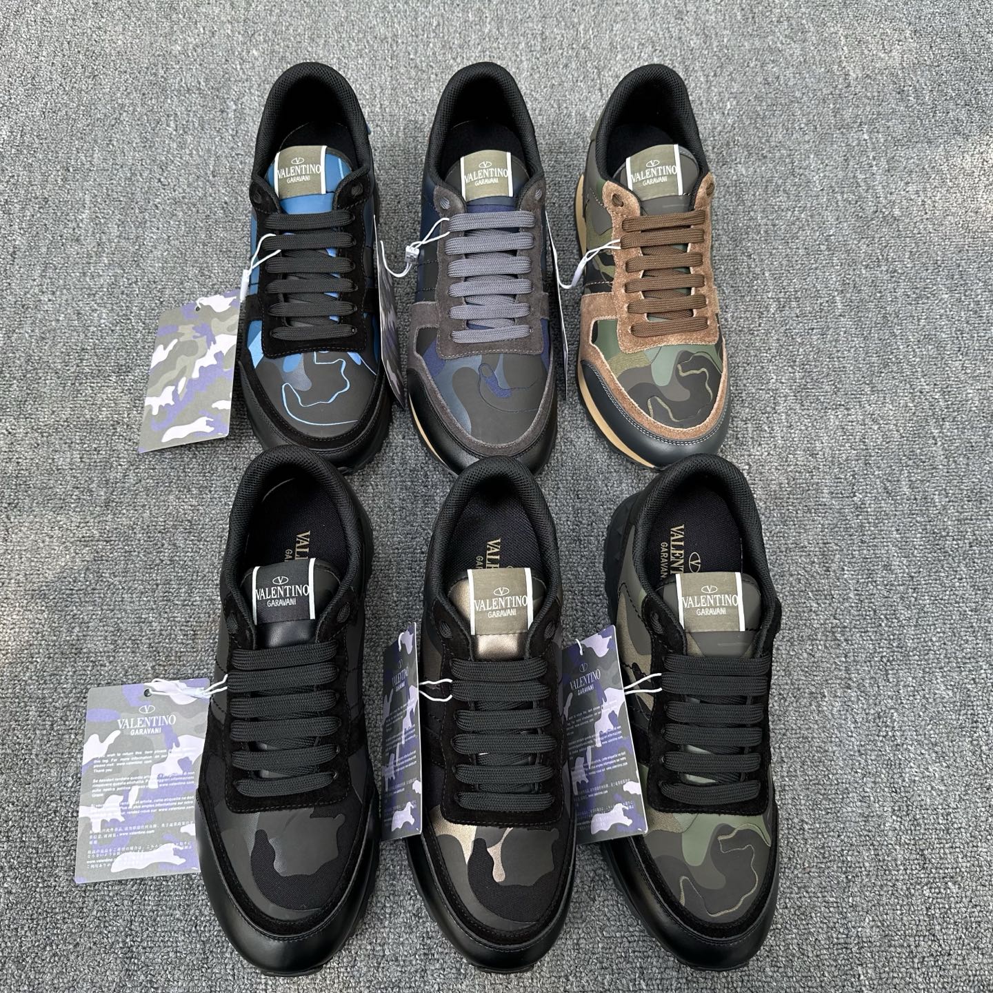 발렌티노 스니커즈