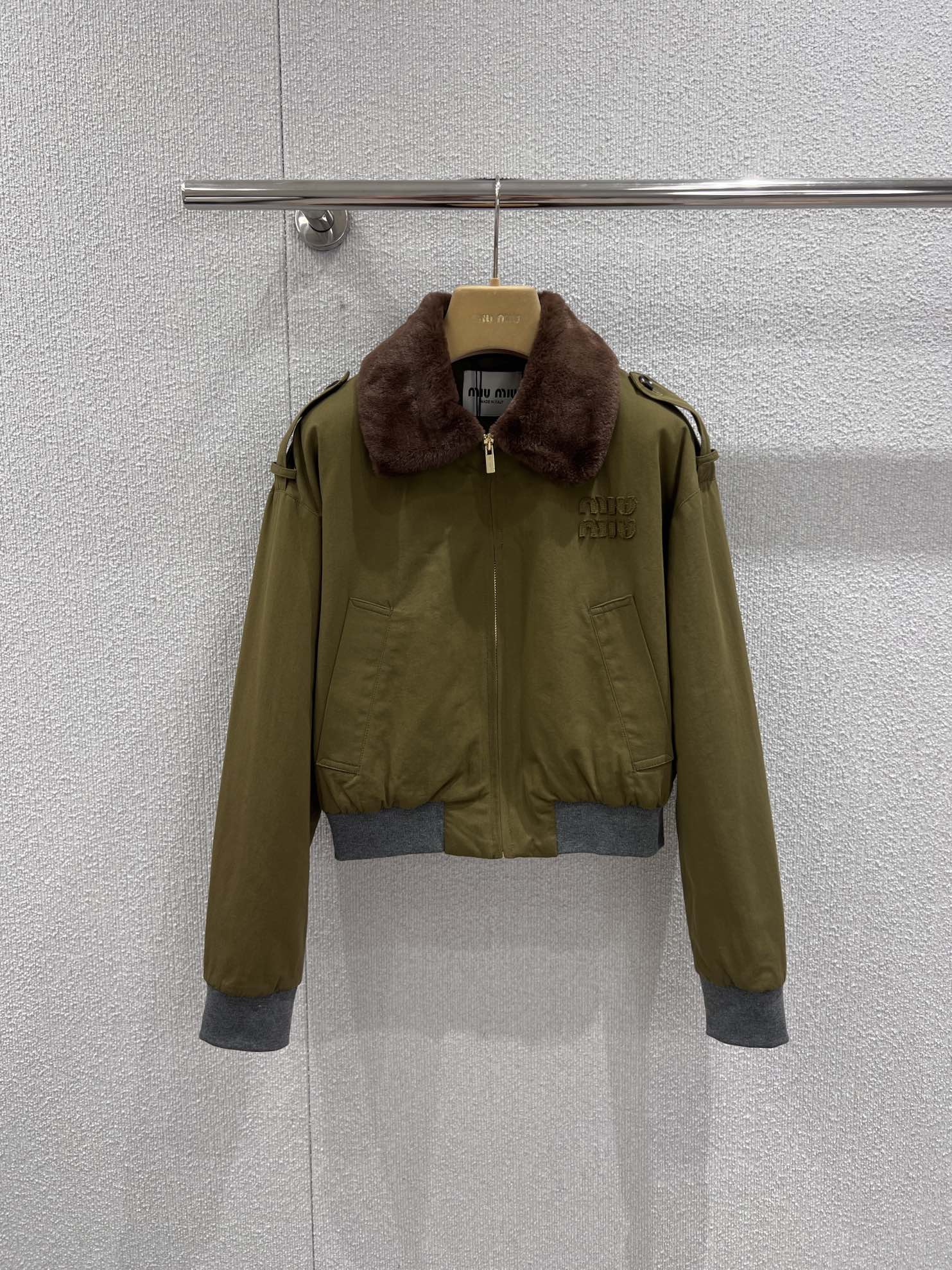 미우미우 투피스