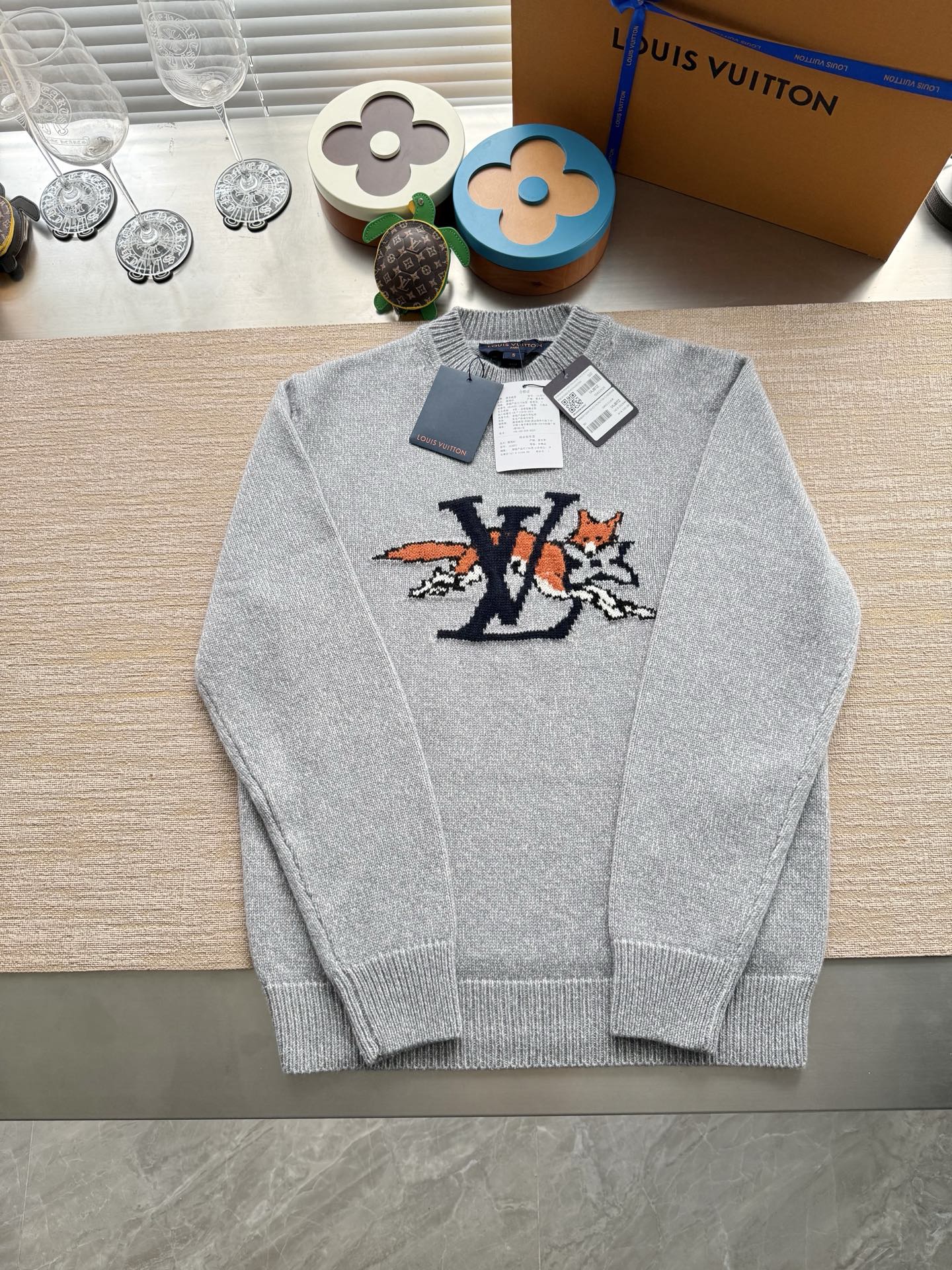 루이비통 니트