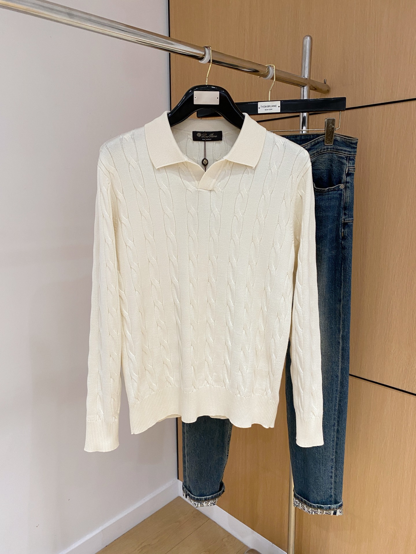 로로피아나 니트