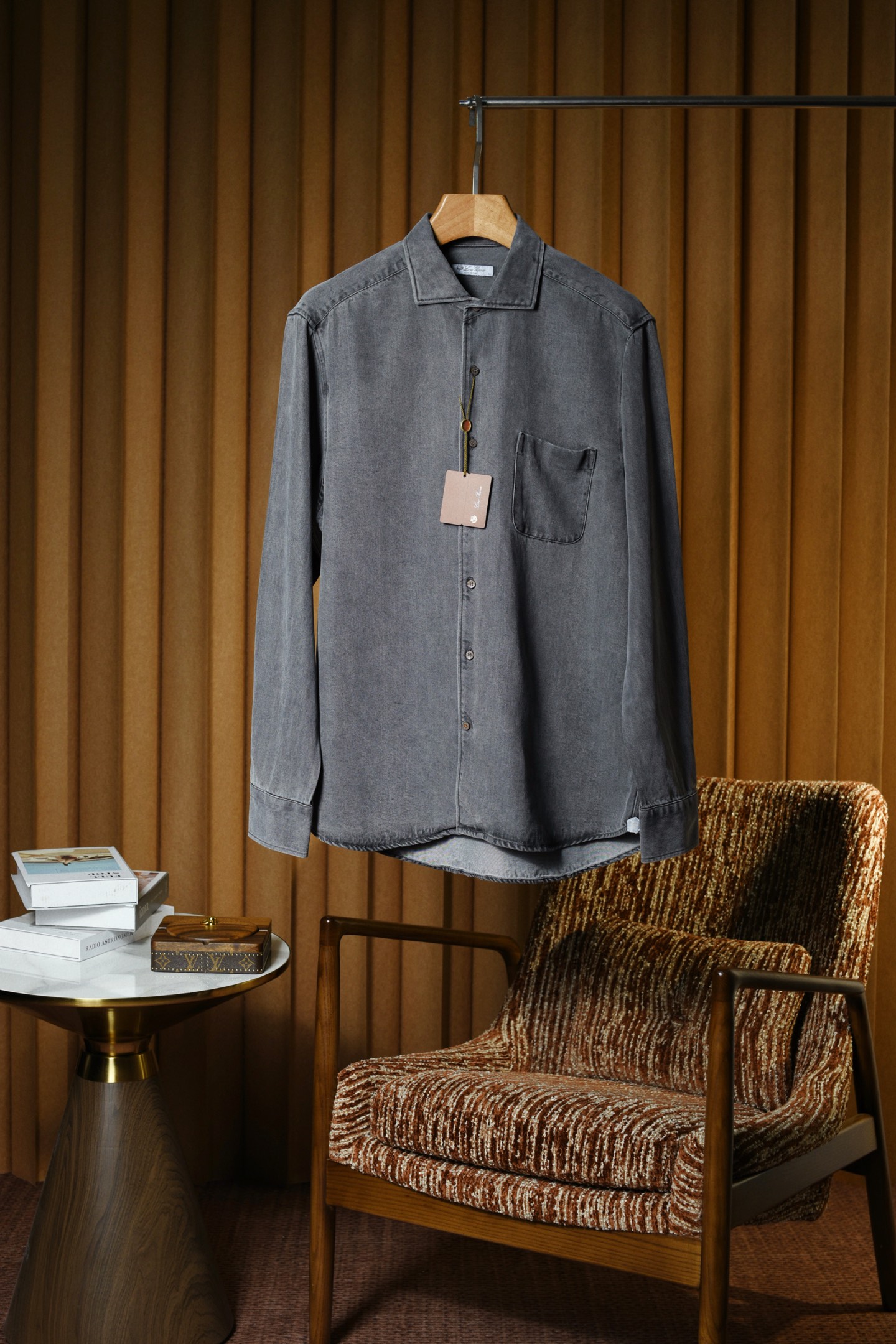 로로피아나 셔츠