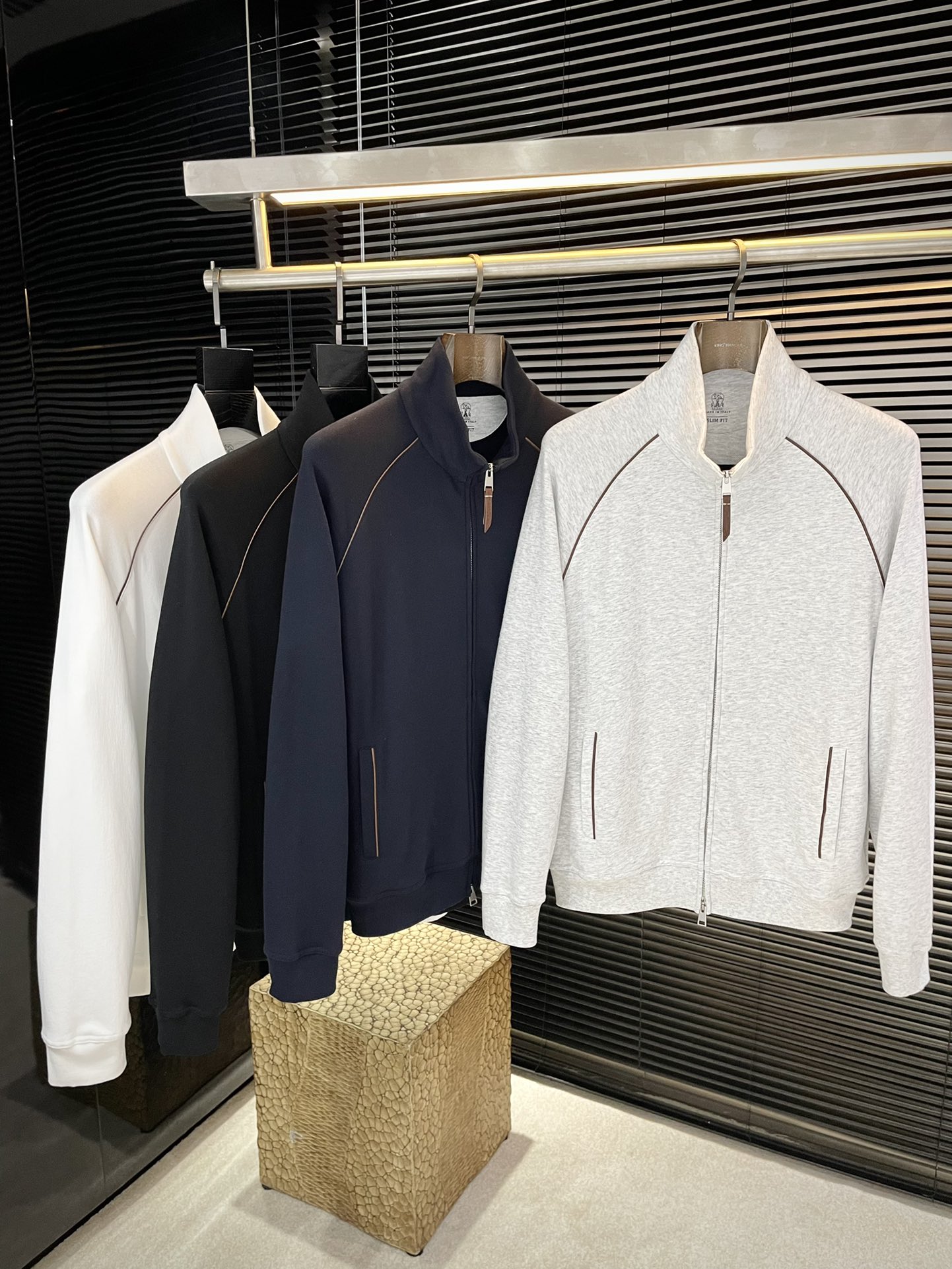 브루넬로쿠치넬리 트레이닝복