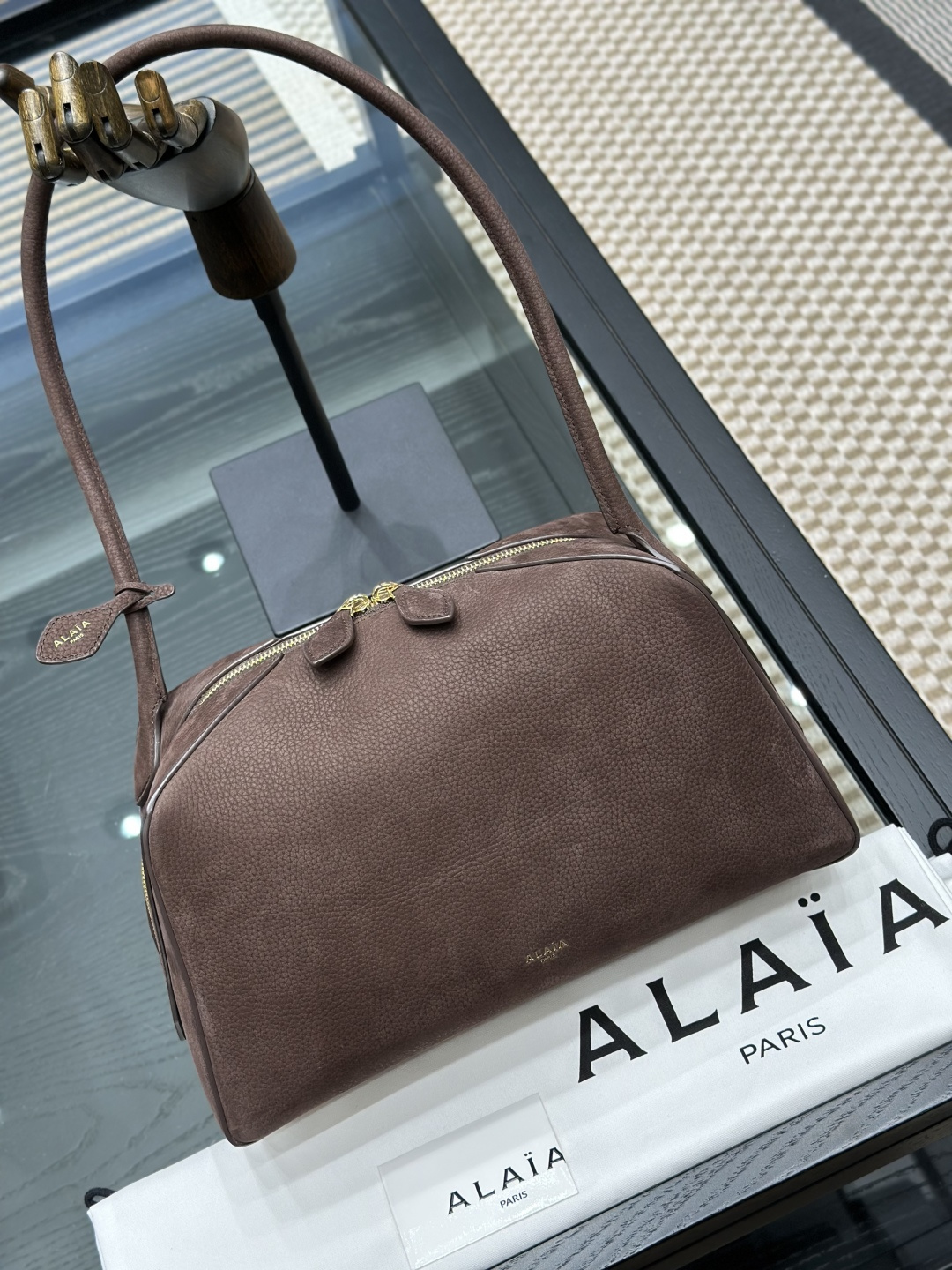 알라이아 LeBouledogue미디엄숄더백