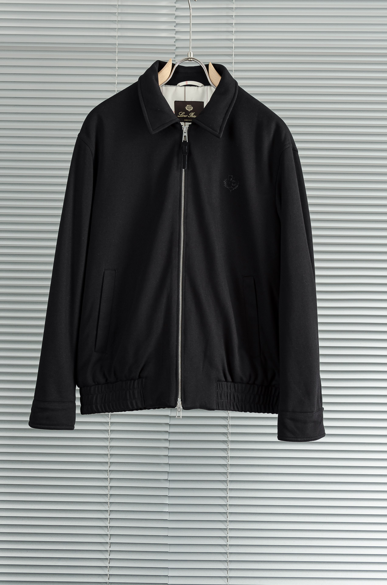 로로피아나 자켓