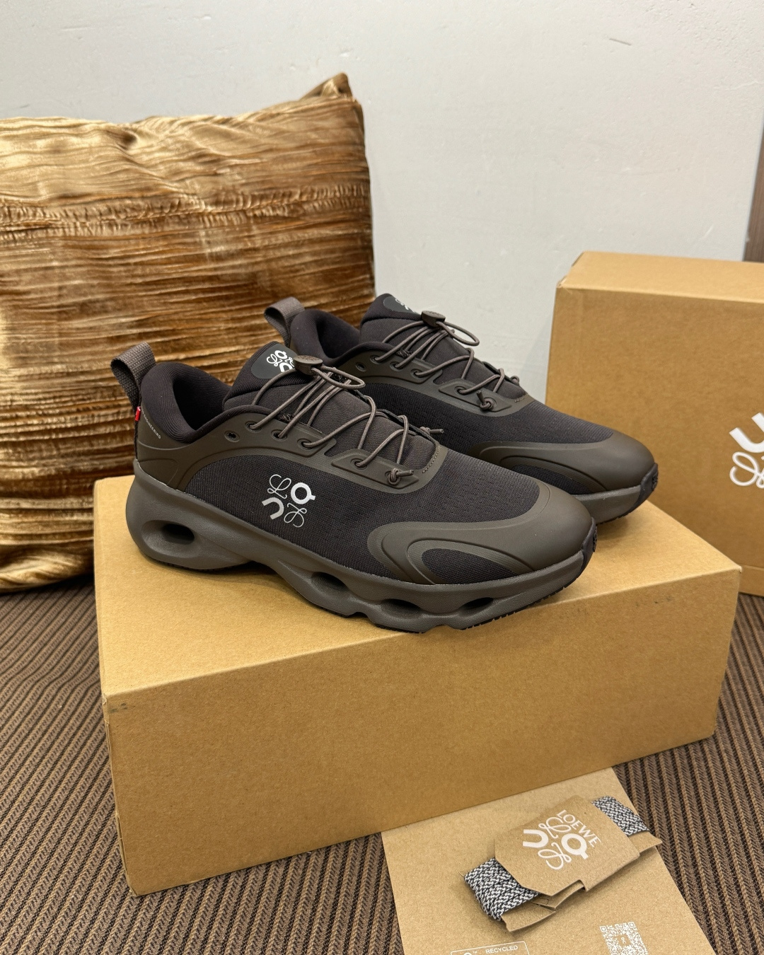 로에베 스니커즈(남녀공용)