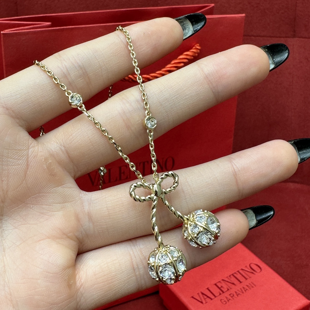 발렌티노 목걸이