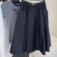 프라다 치마