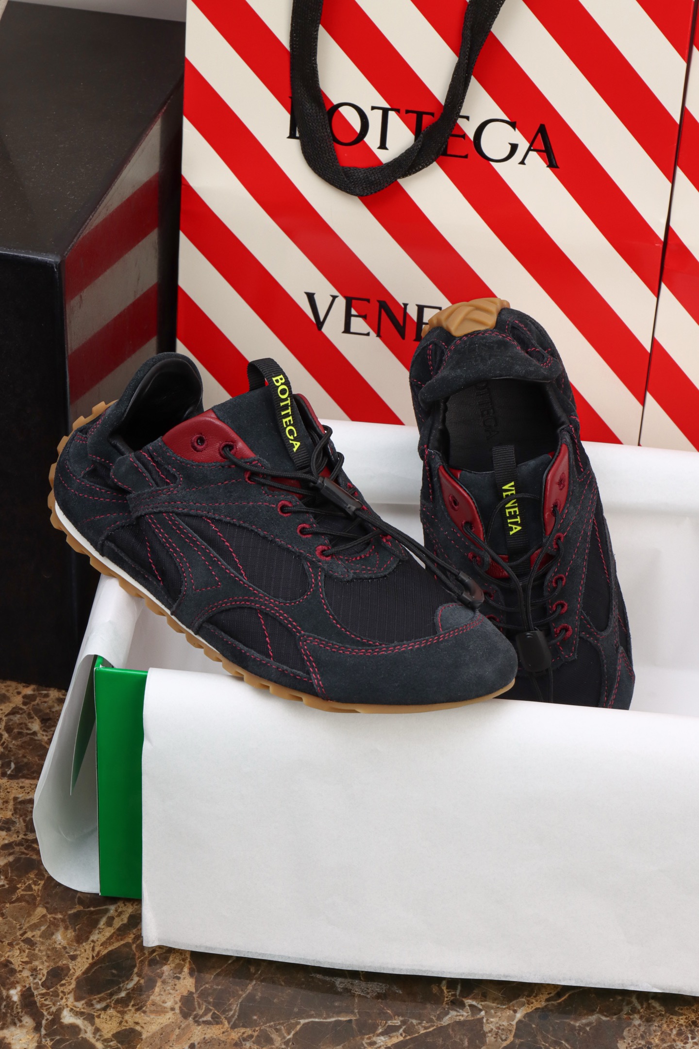 보테가베네타 스니커즈(여성)