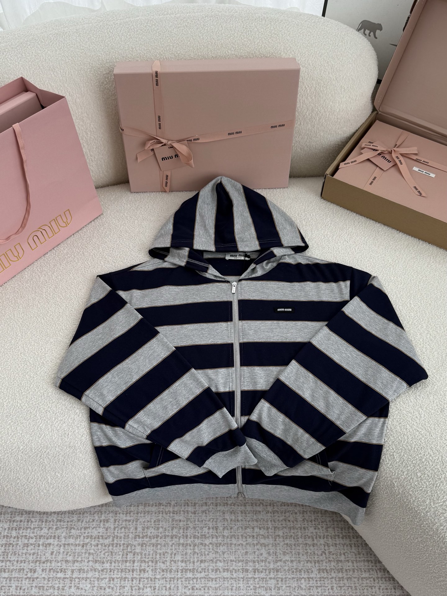 미우미우 후드집업(여성)