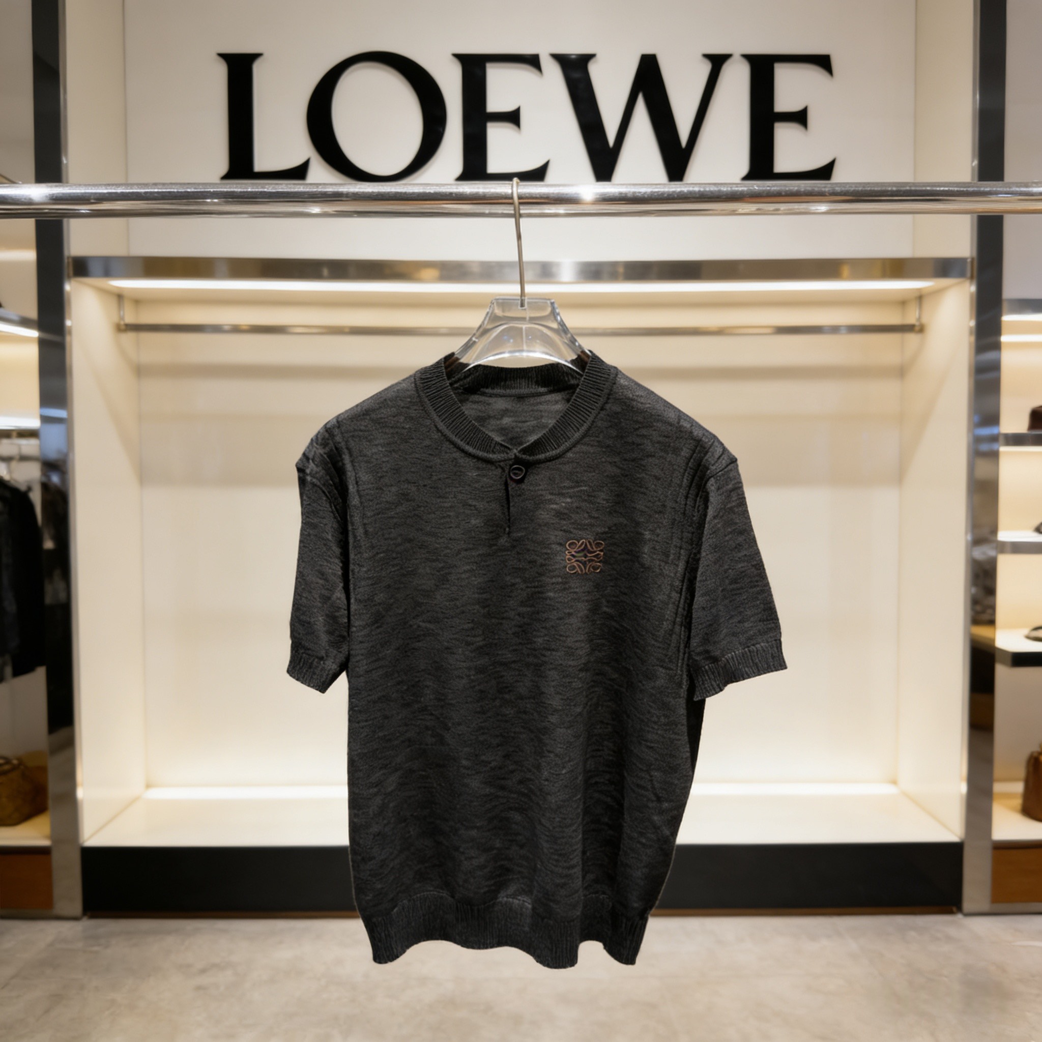 로에베 반팔니트