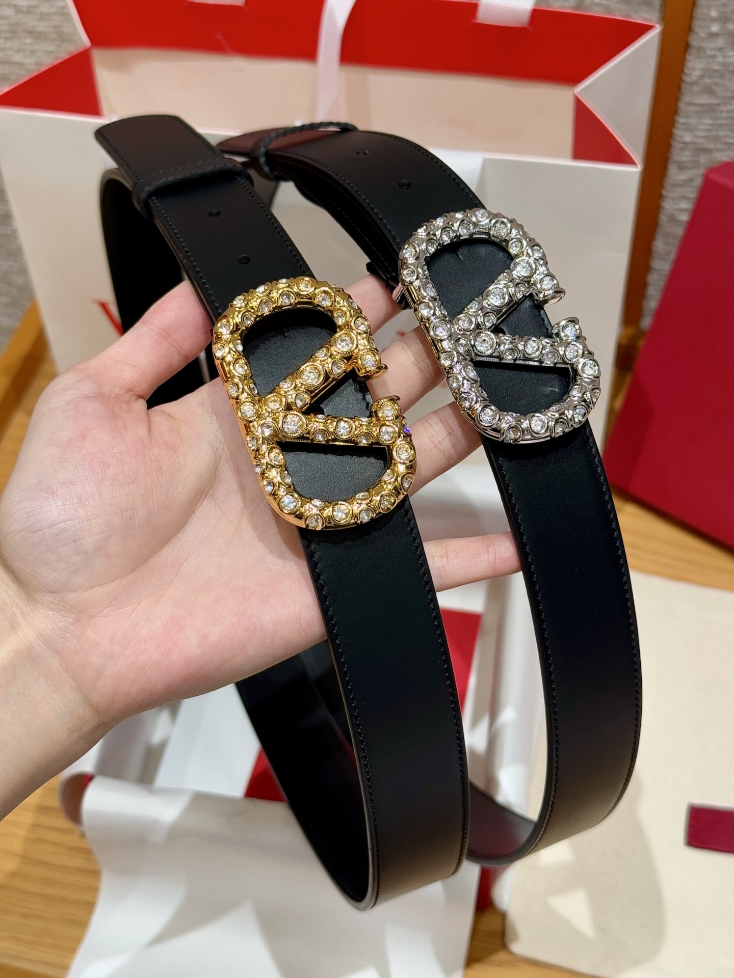 발렌티노 벨트