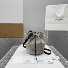 메종마르지엘라 드로스트링버킷백