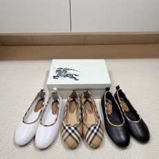 버버리 플랫슈즈(여성)