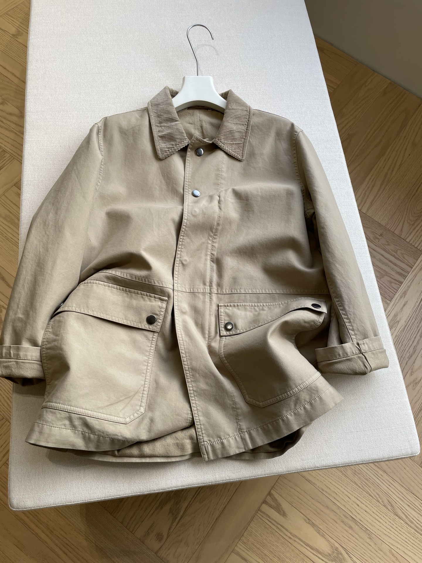 더로우 자켓
